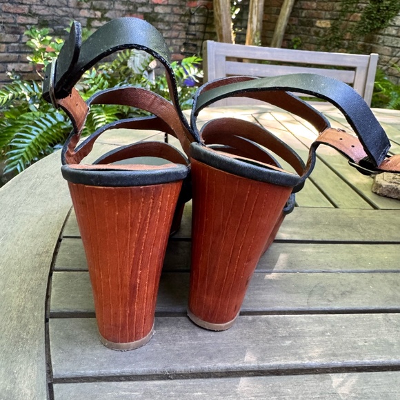 Lucky Brand Marinaa Black Leather Wedge Sandals – Size 8 -- 90s Y2K Chunky Retro - Picture 5 of 8